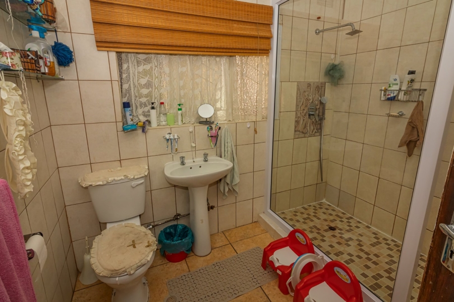 6 Bedroom Property for Sale in Morewag Free State